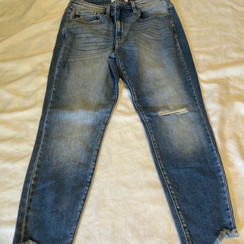 Women’s KanCan 15/31 Fringed Cropped Jeans NWOT